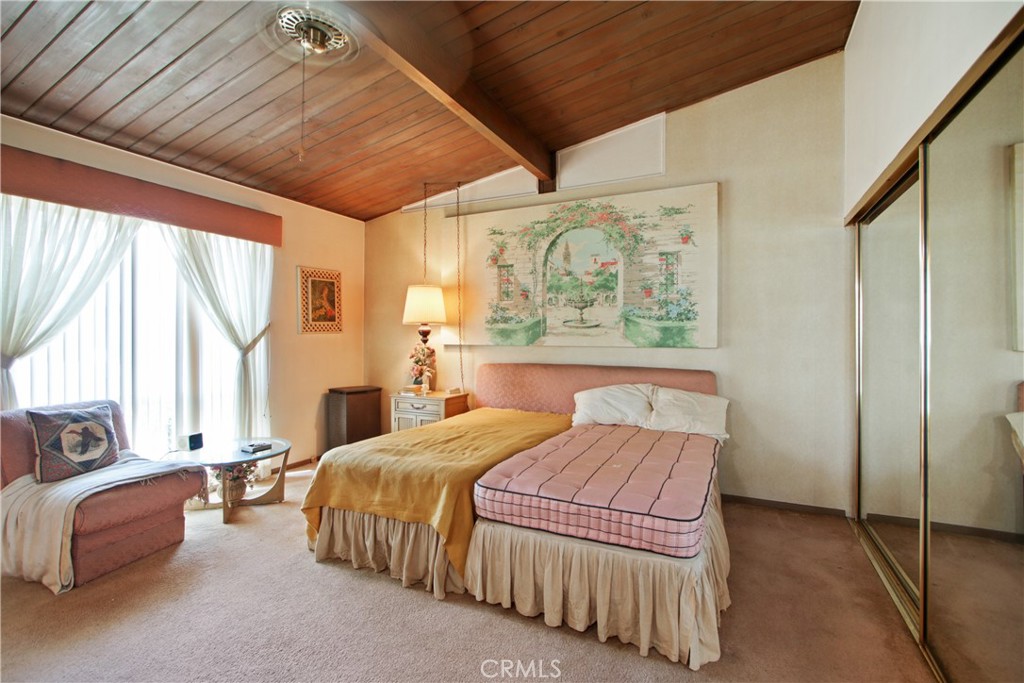 1231 W Roberta Avenue