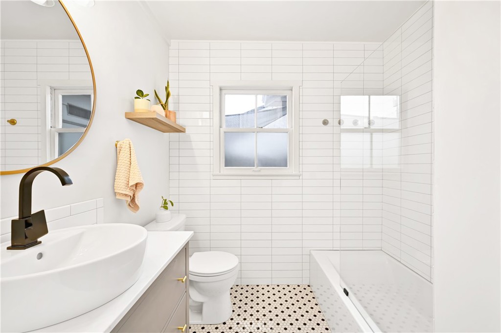 5755 E Scrivener Street