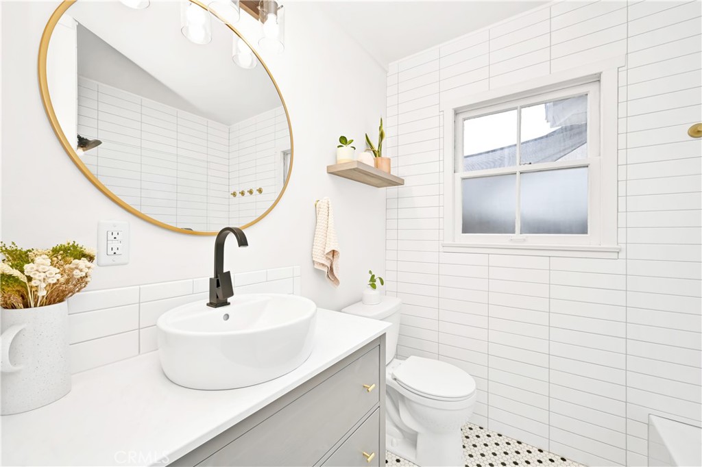 5755 E Scrivener Street