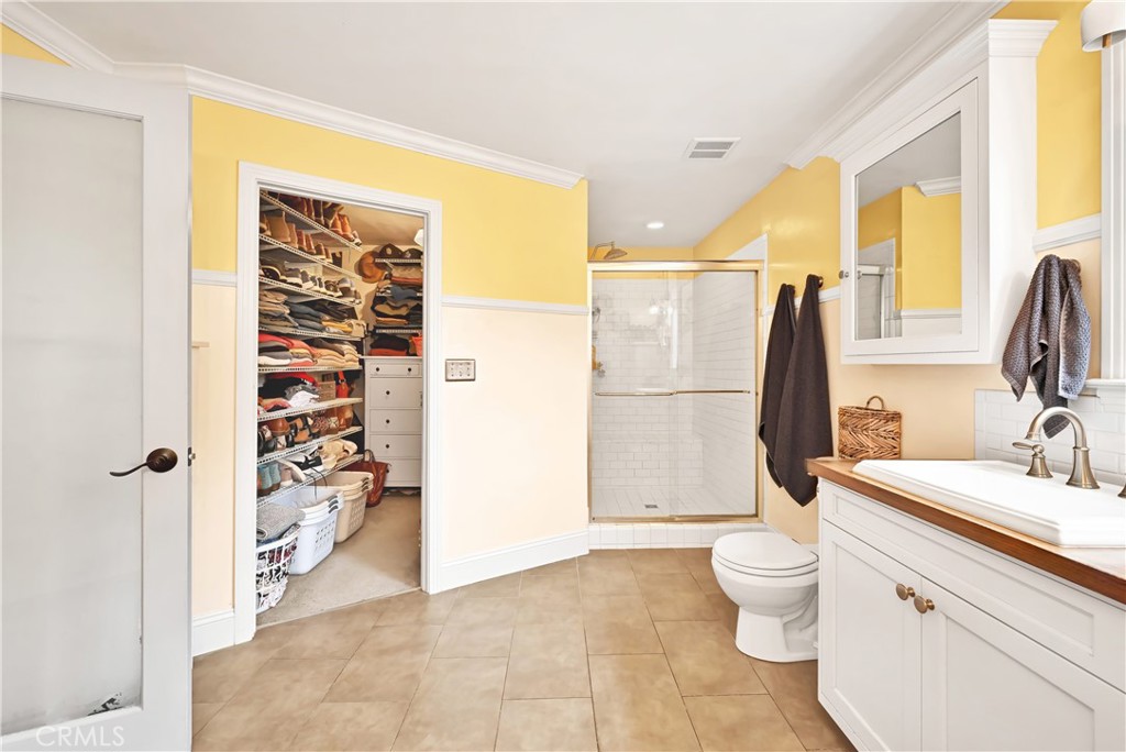 5755 E Scrivener Street