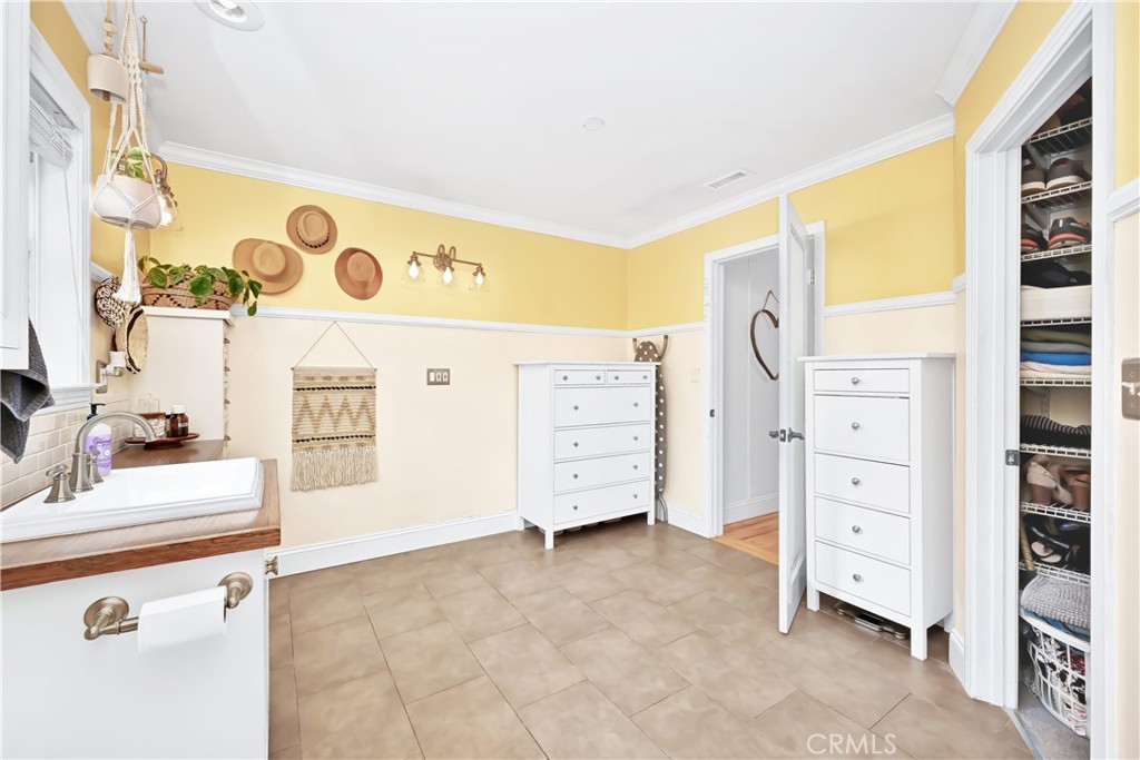 5755 E Scrivener Street