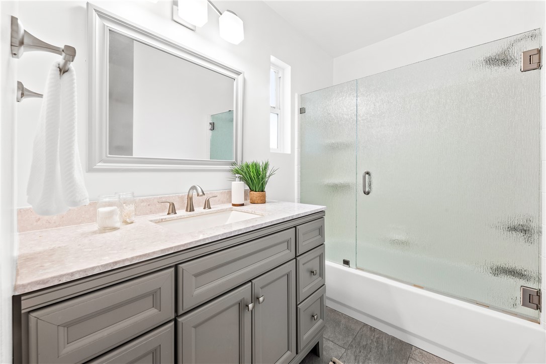 2430 W Grivey Avenue