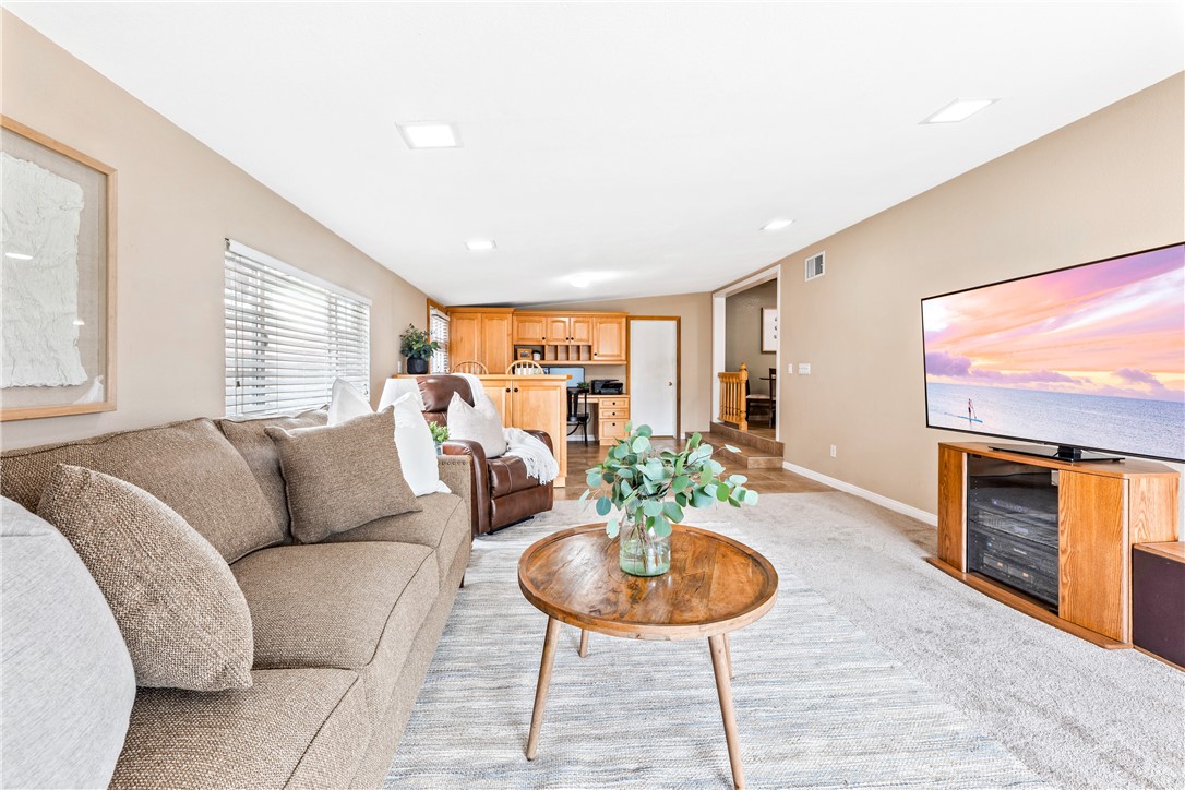 2430 W Grivey Avenue