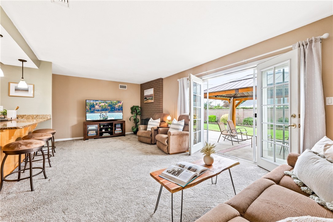 2430 W Grivey Avenue