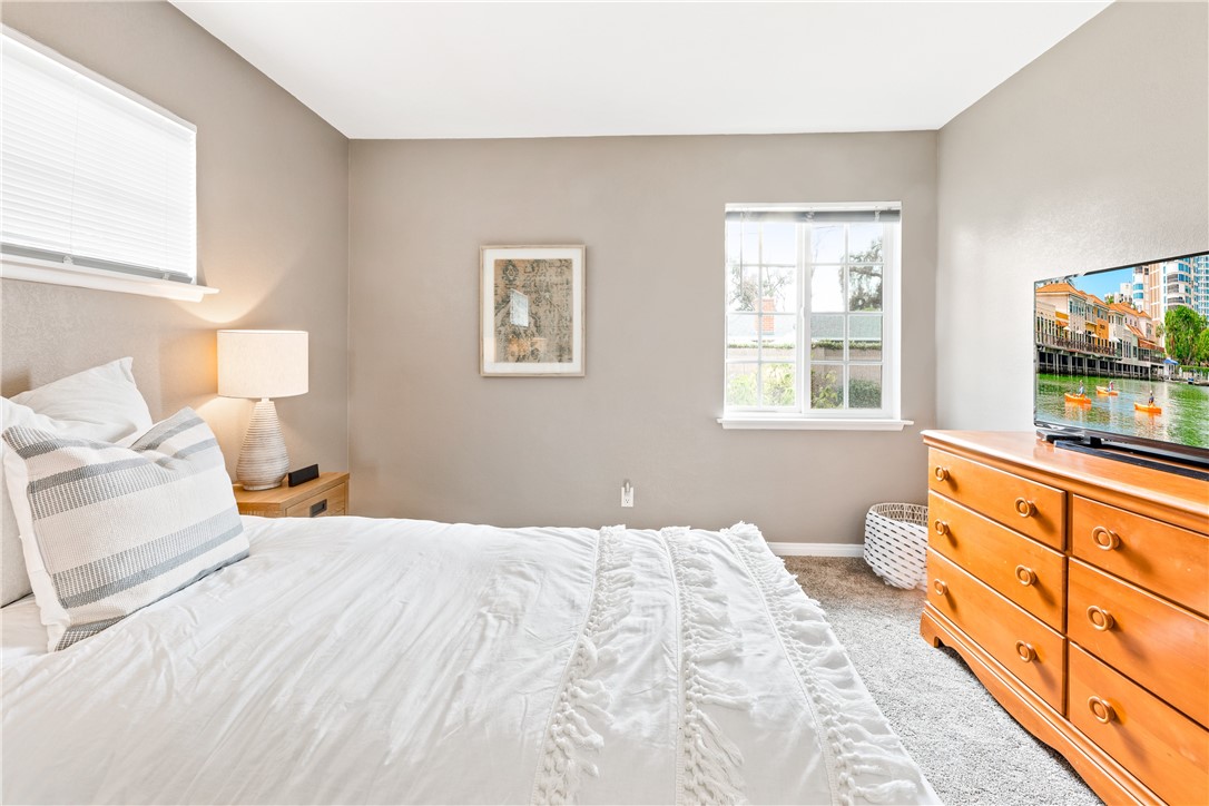 2430 W Grivey Avenue