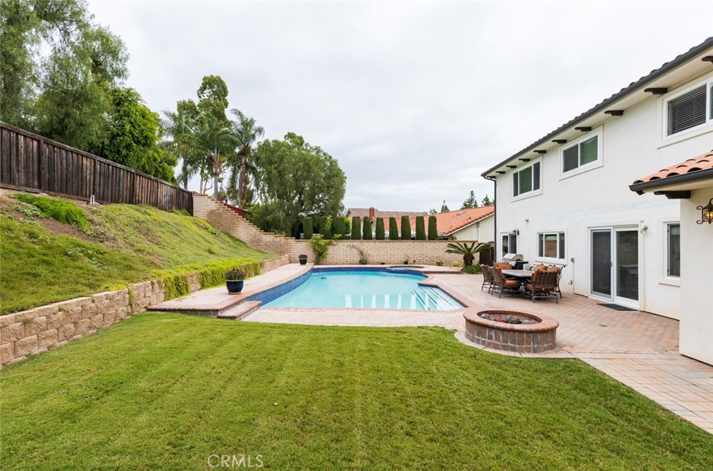 6021 E Shenandoah Avenue