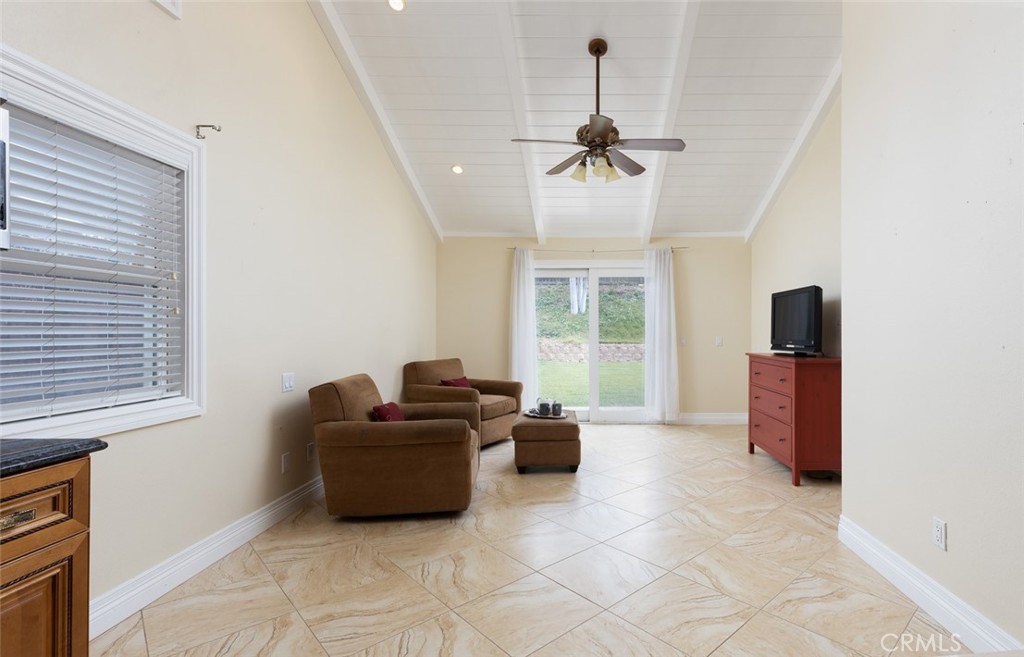 6021 E Shenandoah Avenue