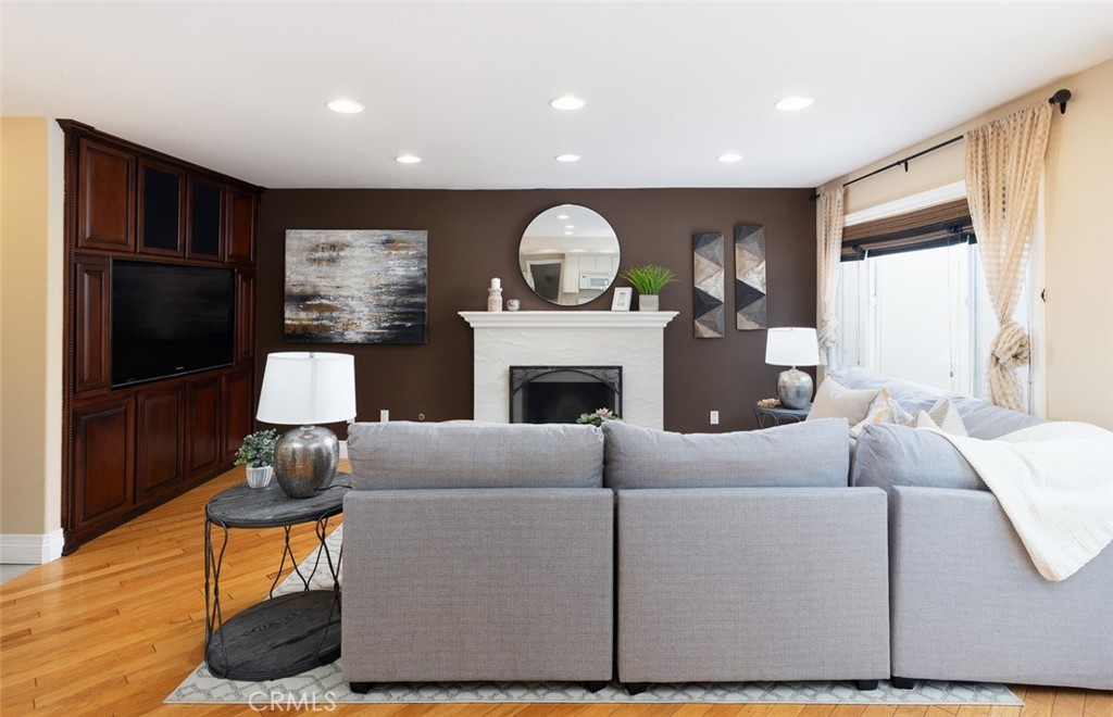 6021 E Shenandoah Avenue