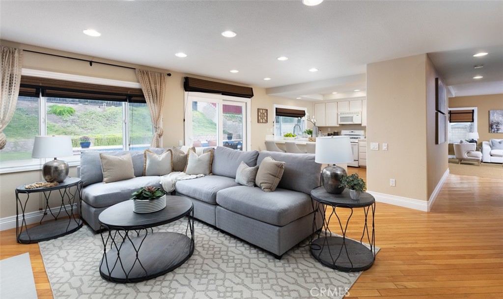 6021 E Shenandoah Avenue