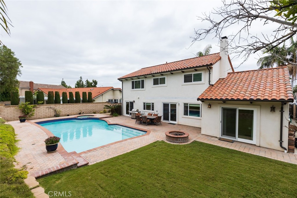 6021 E Shenandoah Avenue