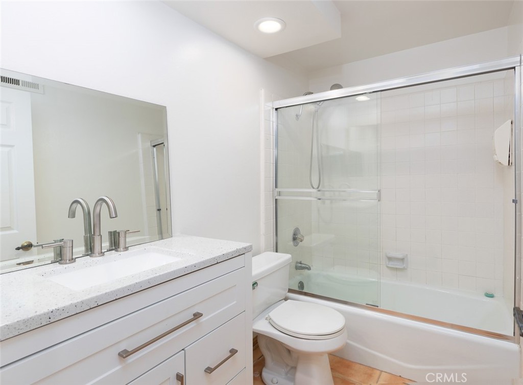 6021 E Shenandoah Avenue