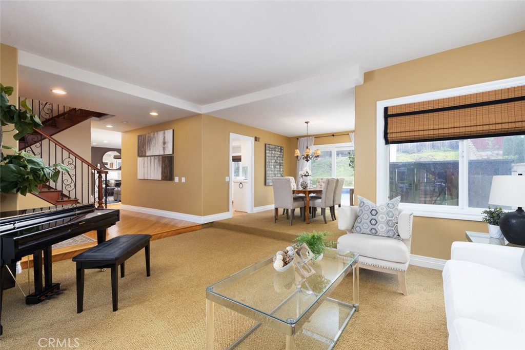 6021 E Shenandoah Avenue