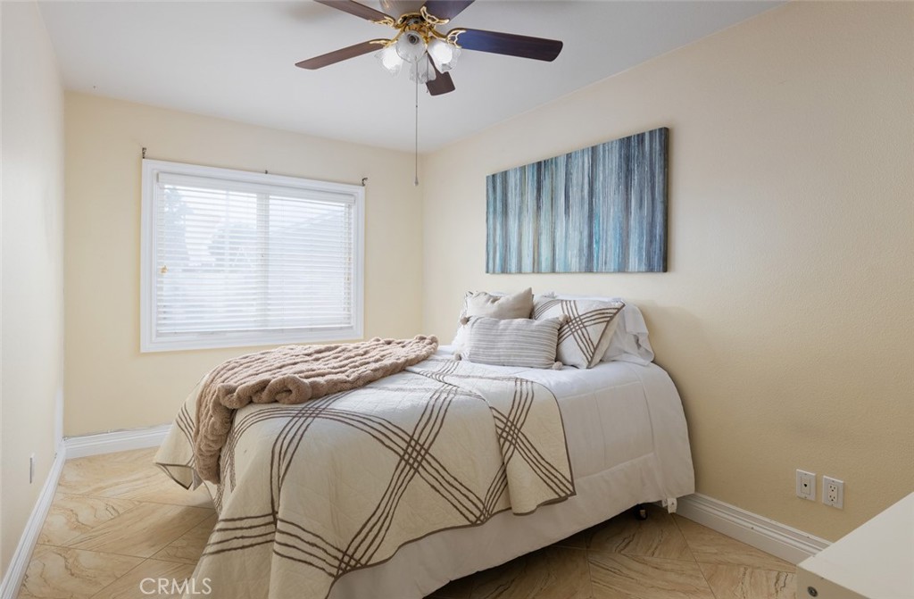 6021 E Shenandoah Avenue