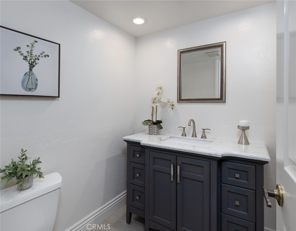 6021 E Shenandoah Avenue