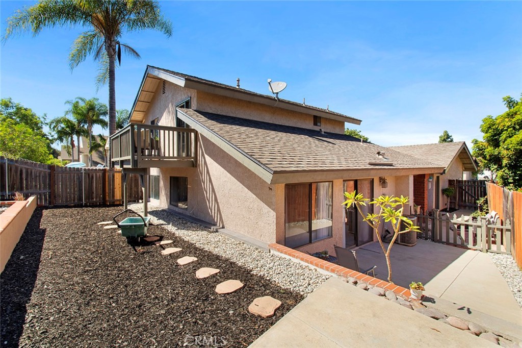 5122 5124 E Almond Avenue