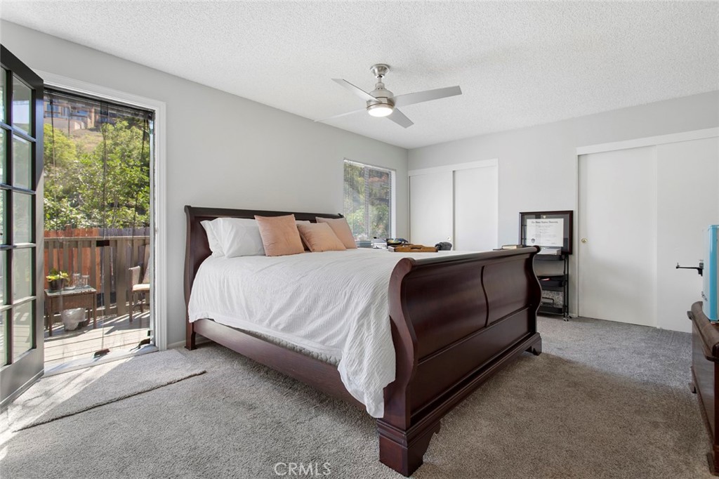 5122 5124 E Almond Avenue