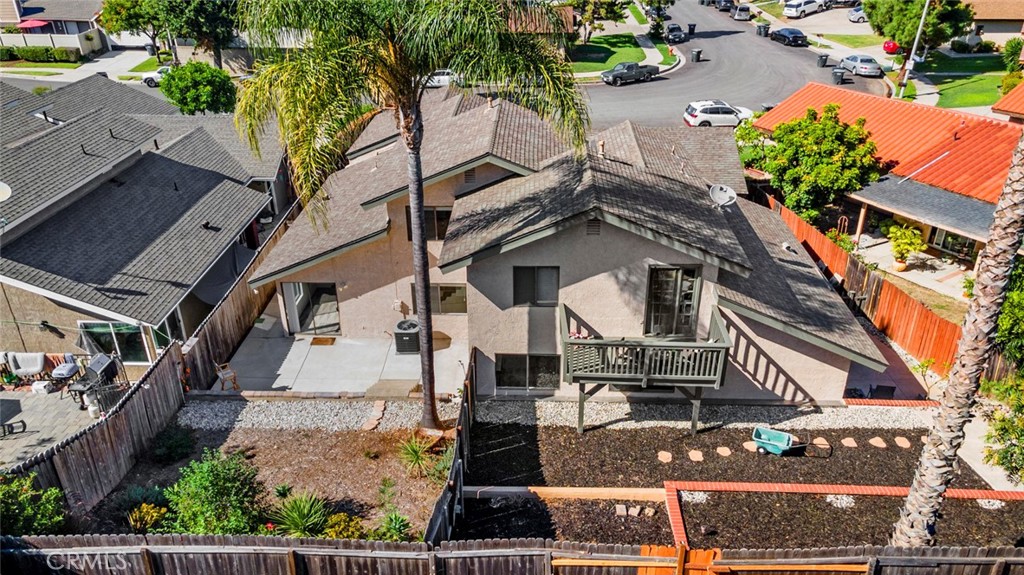 5122 5124 E Almond Avenue