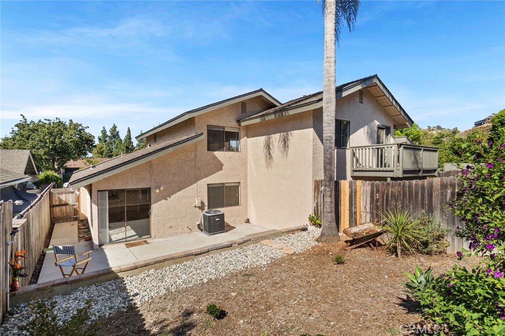 5122 5124 E Almond Avenue