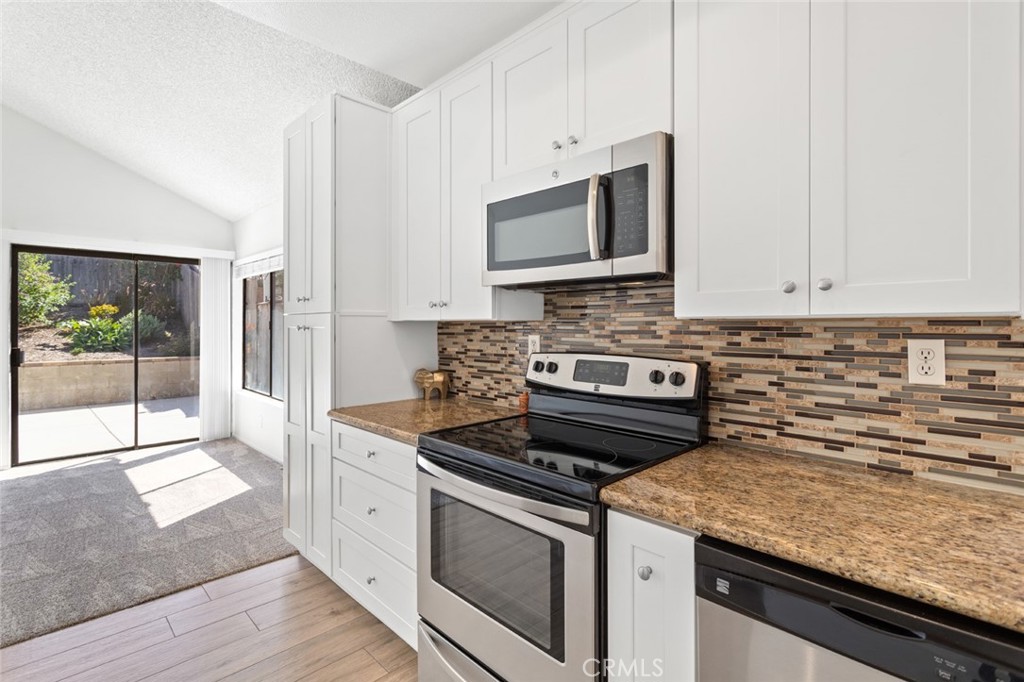 5122 5124 E Almond Avenue