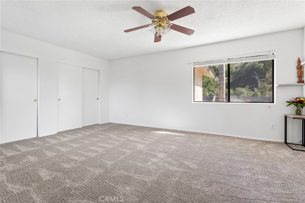 5122 5124 E Almond Avenue