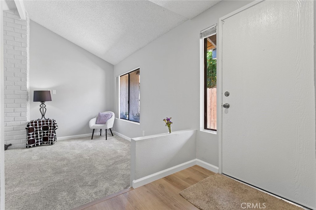 5122 5124 E Almond Avenue