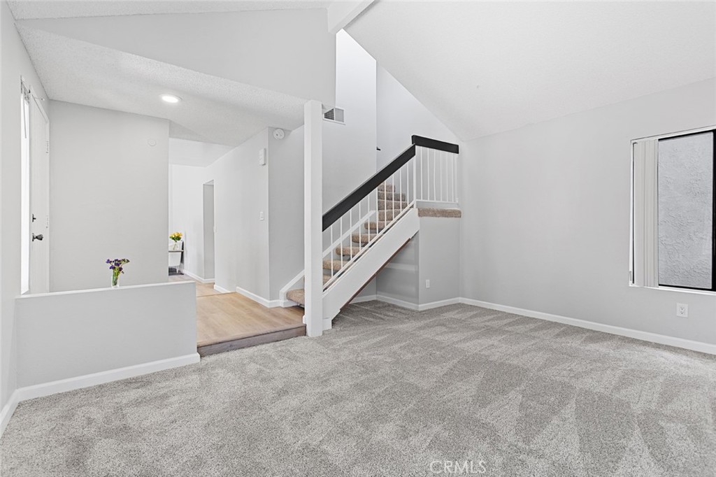 5122 5124 E Almond Avenue