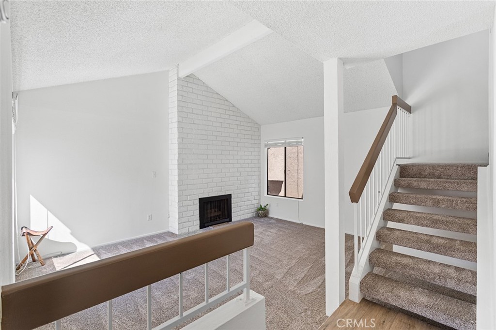 5122 5124 E Almond Avenue