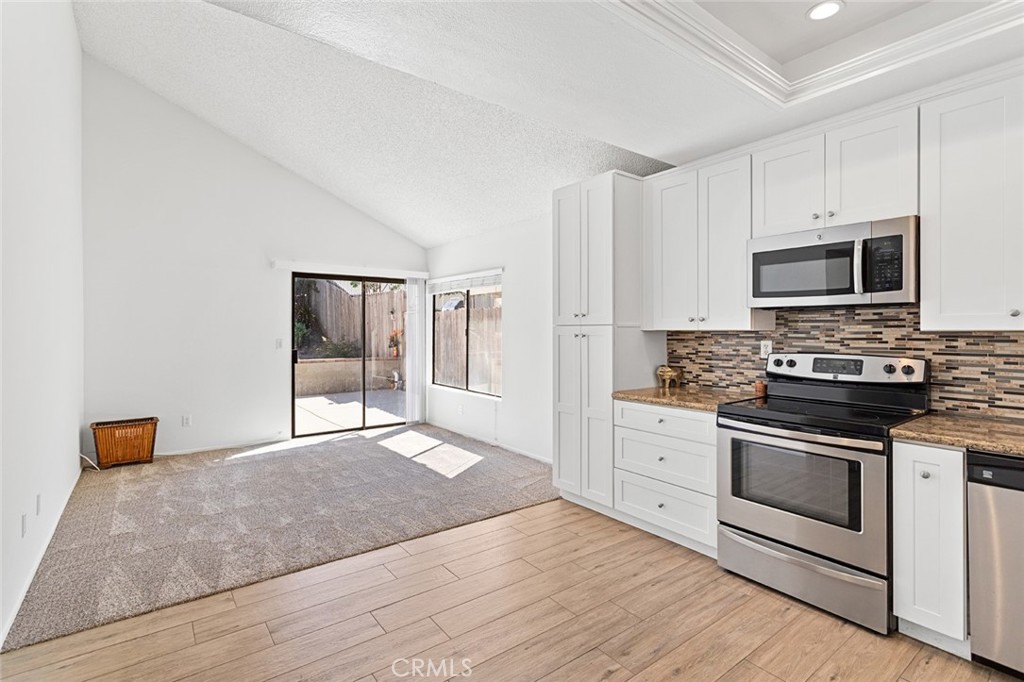 5122 5124 E Almond Avenue