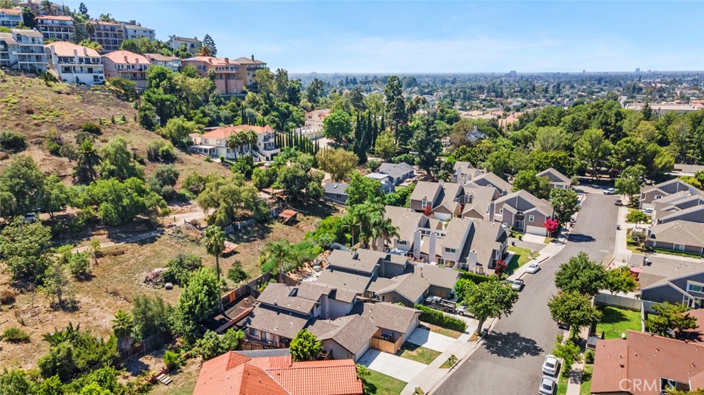 5122 5124 E Almond Avenue