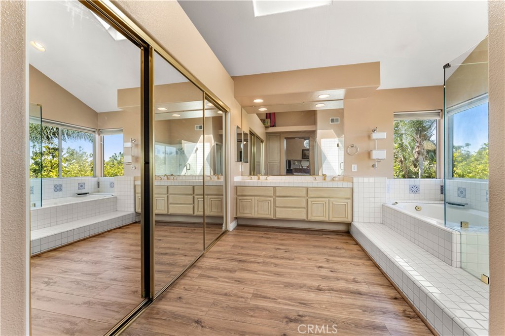 8171 E Marblehead Way