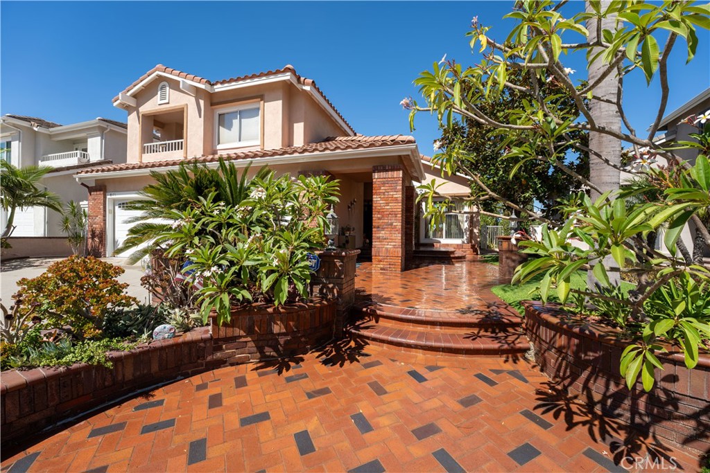 8171 E Marblehead Way