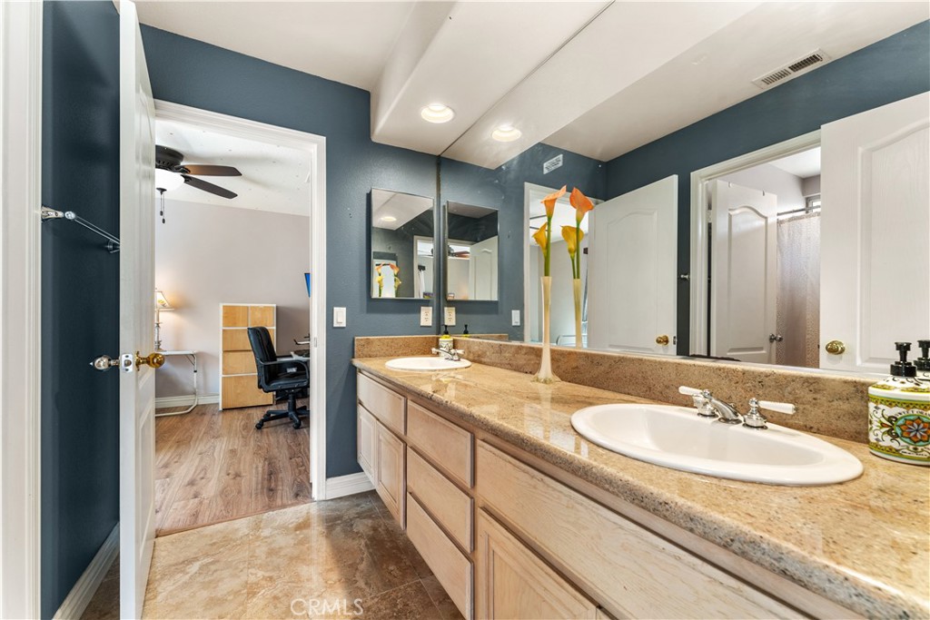 8171 E Marblehead Way