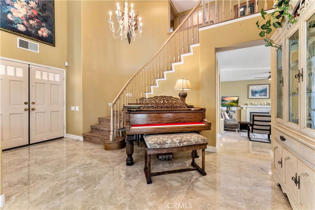 8171 E Marblehead Way