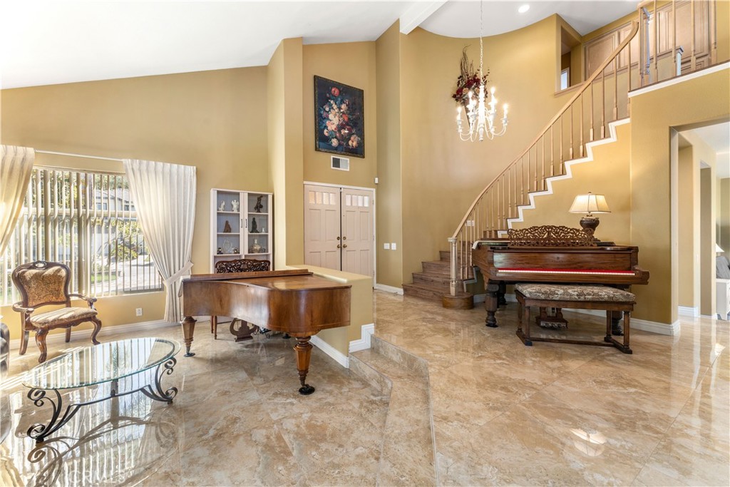 8171 E Marblehead Way