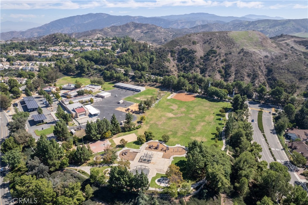 8035 E Treeview Court