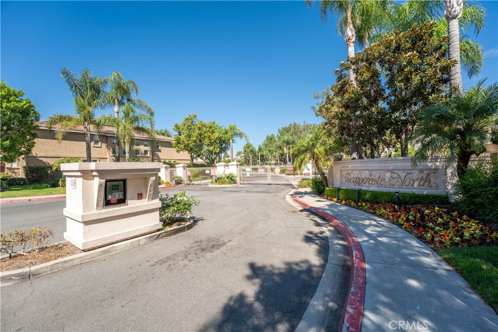 8035 E Treeview Court