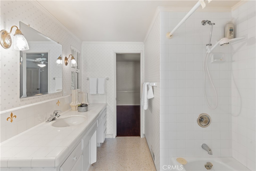 2117 N Westwood Avenue