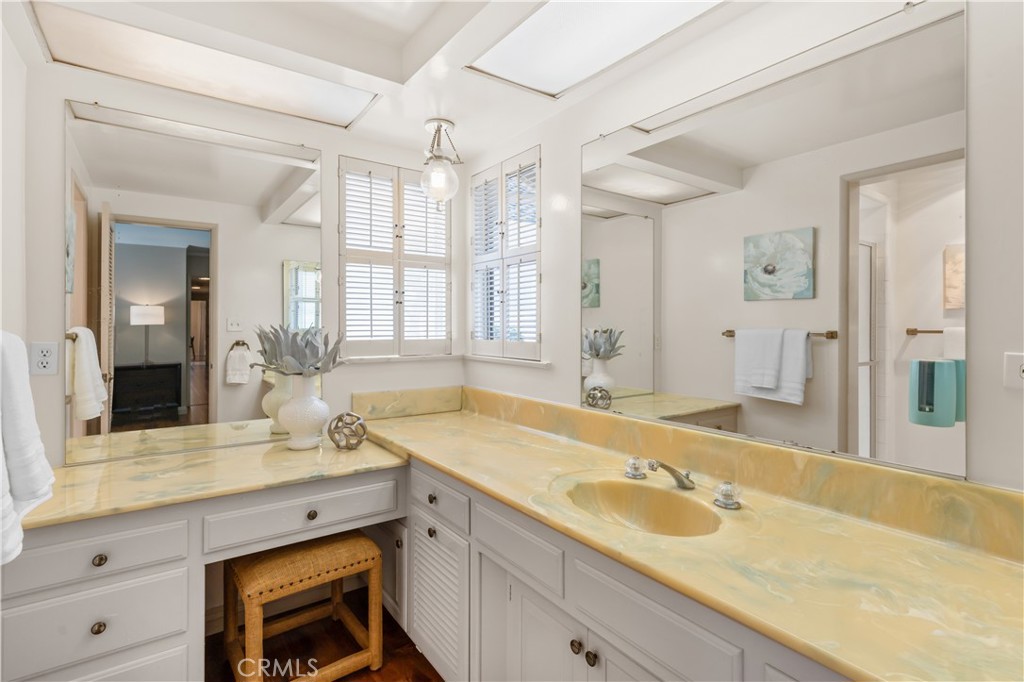 2117 N Westwood Avenue