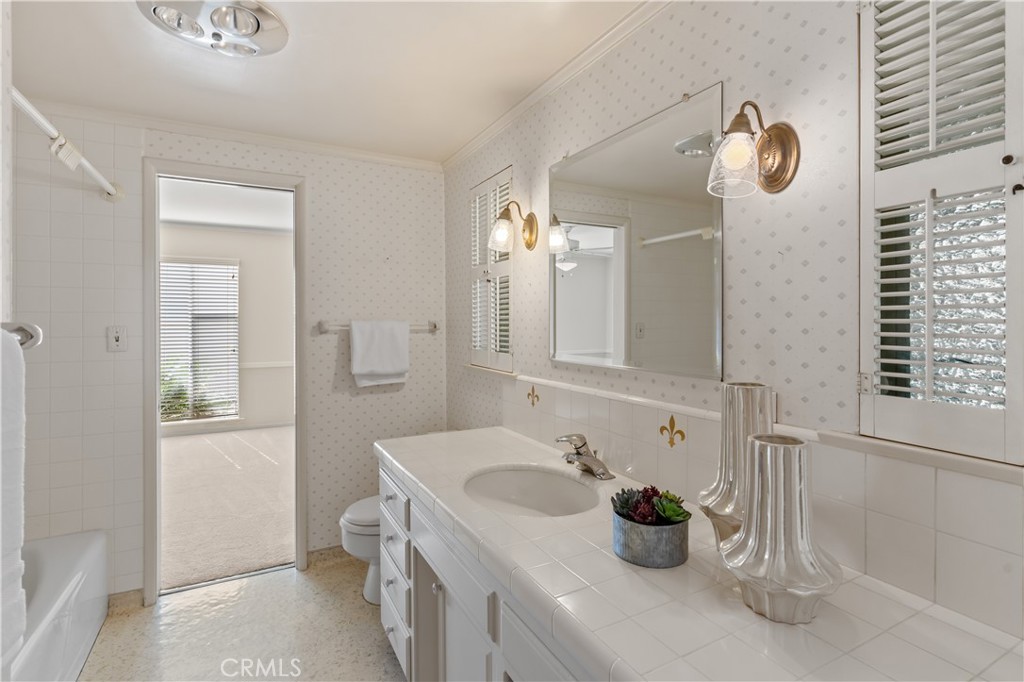 2117 N Westwood Avenue