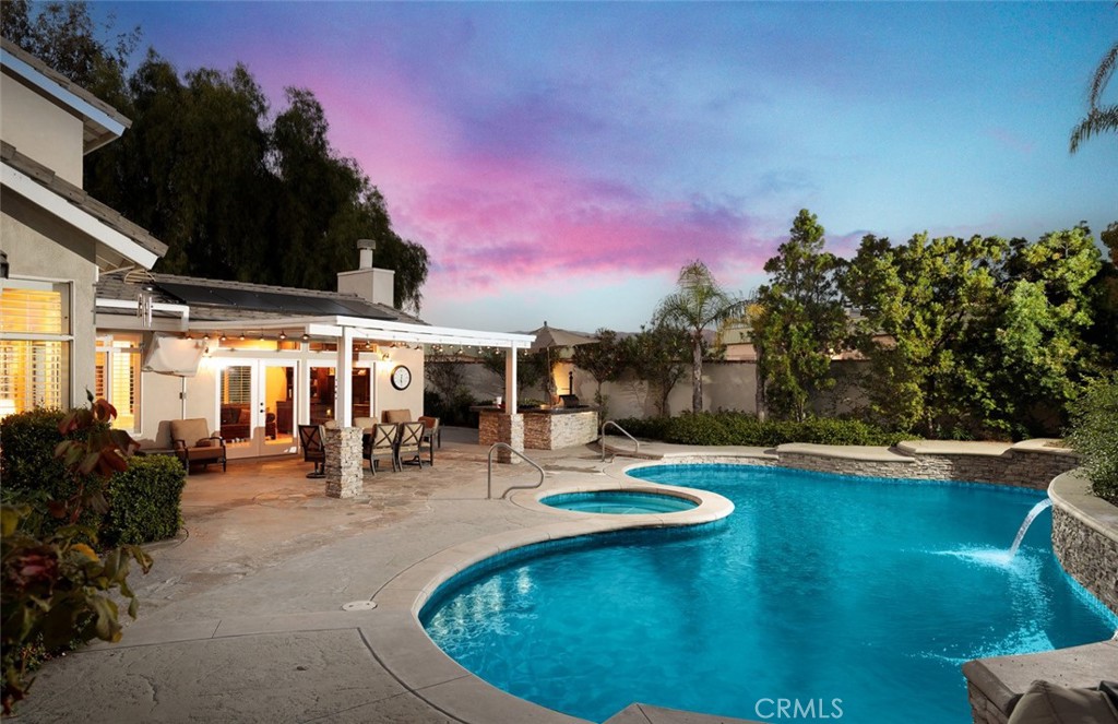 230 S Willowcreek Lane