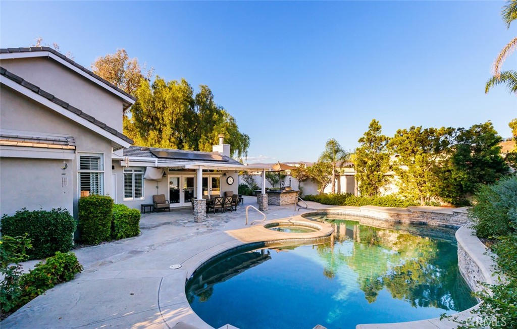 230 S Willowcreek Lane