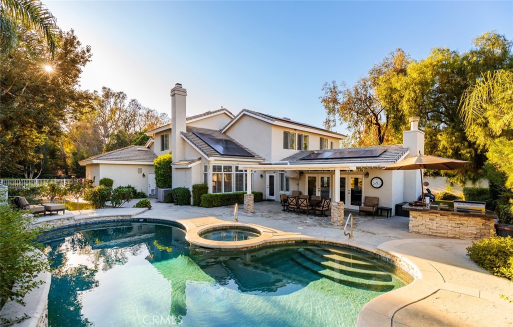 230 S Willowcreek Lane