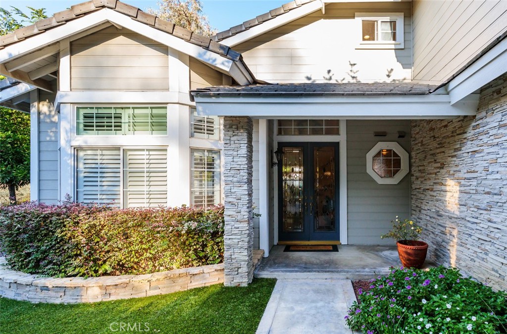 230 S Willowcreek Lane