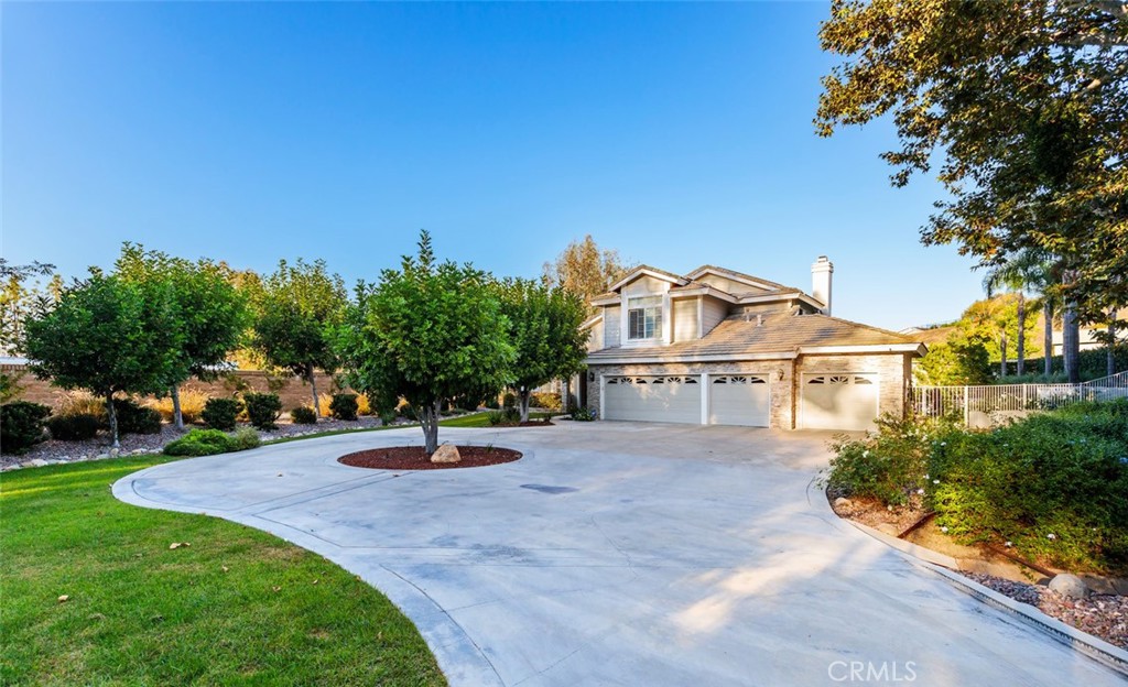 230 S Willowcreek Lane