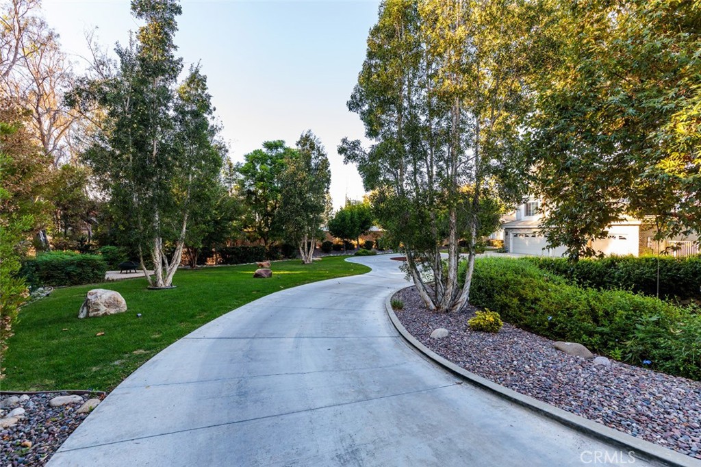 230 S Willowcreek Lane