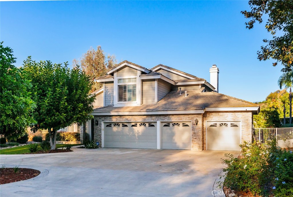 230 S Willowcreek Lane