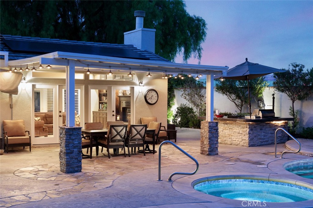 230 S Willowcreek Lane