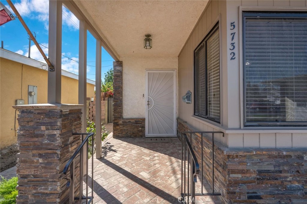 5732 E Oakbrook Street