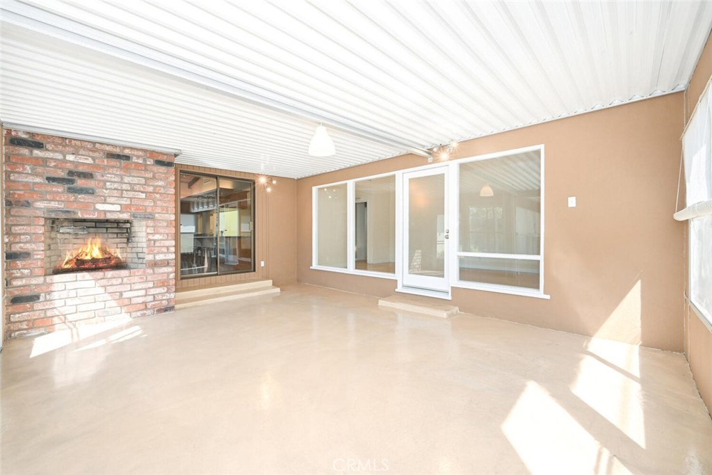 5732 E Oakbrook Street