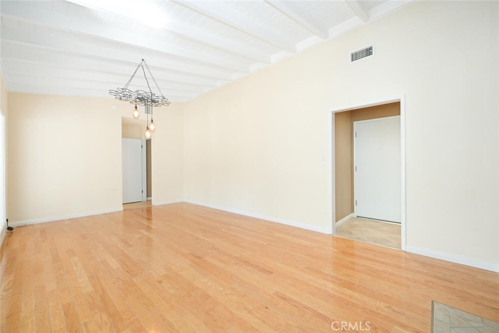 5732 E Oakbrook Street